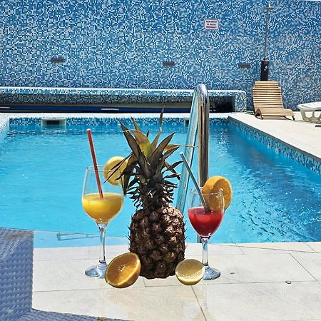 The Golden Grotto Apartments Novaglia Esterno foto
