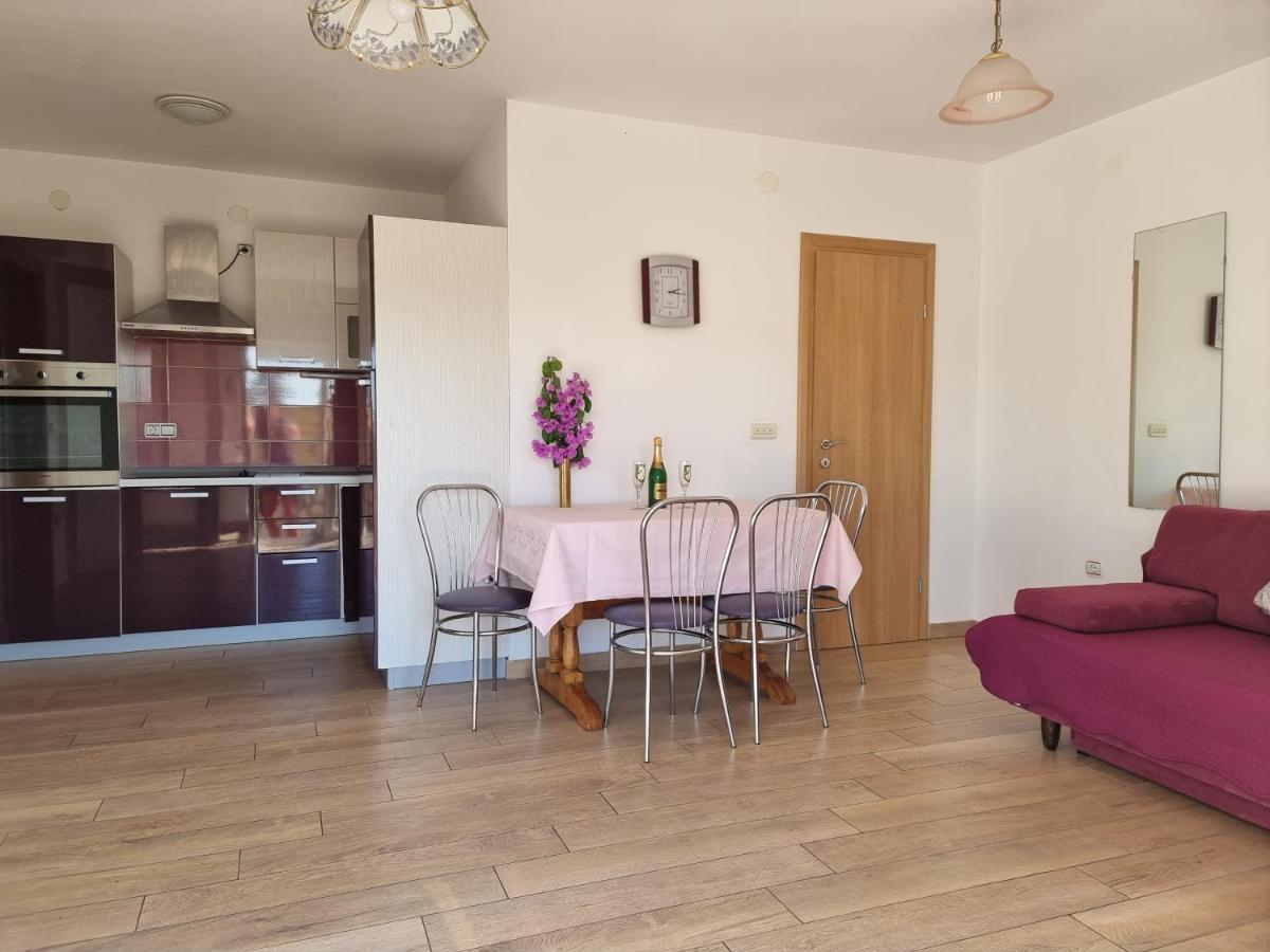 The Golden Grotto Apartments Novaglia Esterno foto