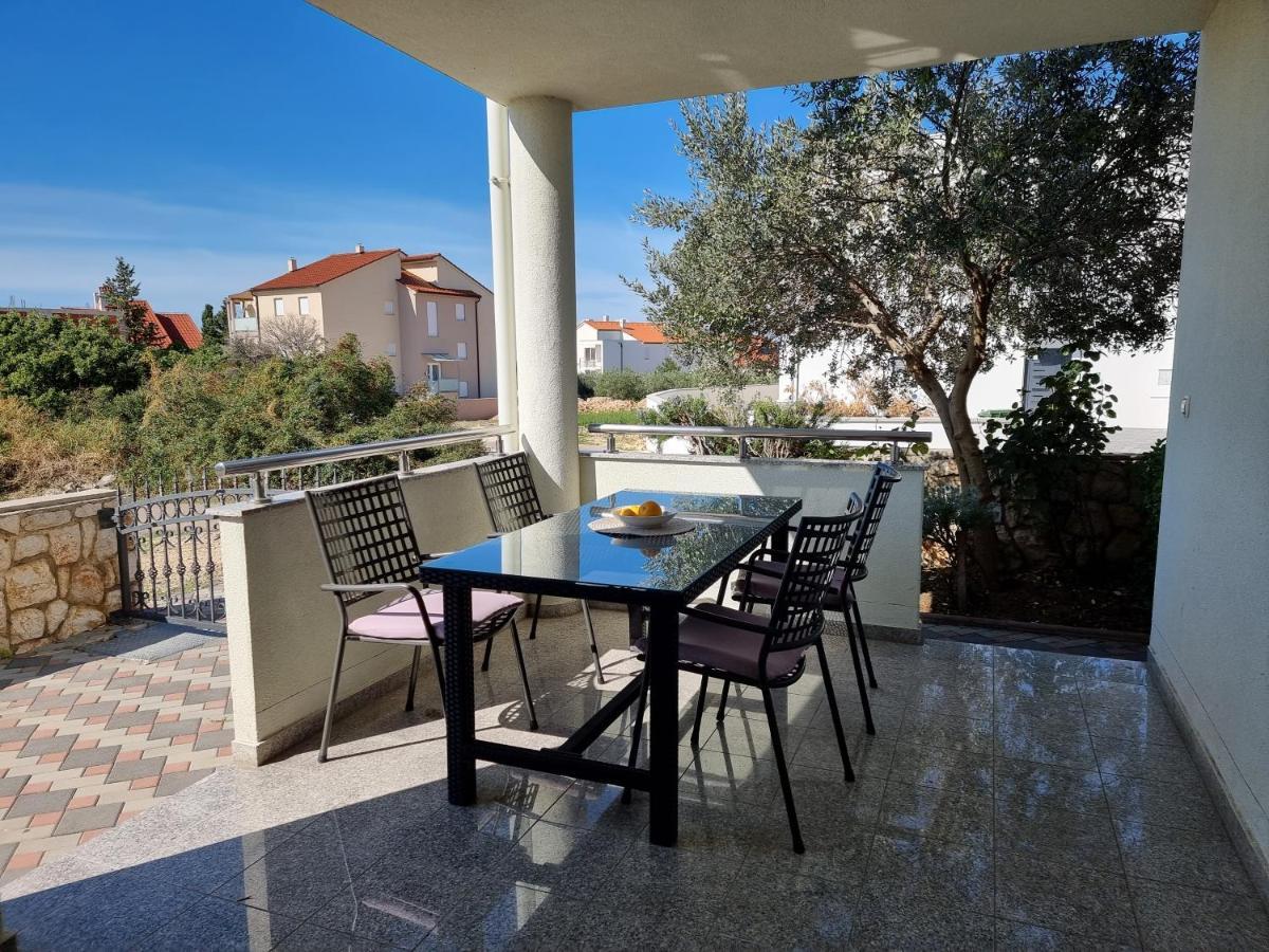 The Golden Grotto Apartments Novaglia Esterno foto