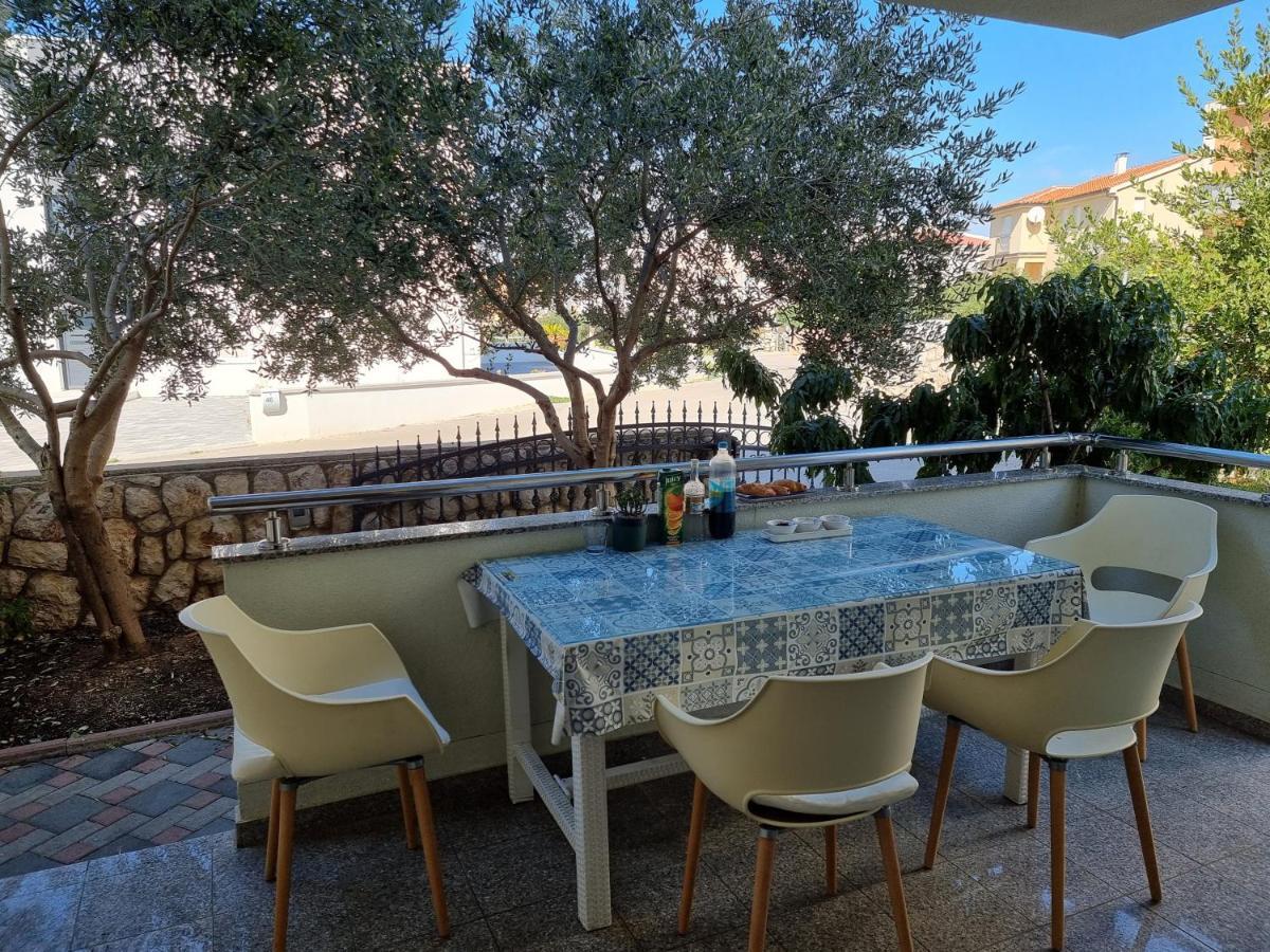 The Golden Grotto Apartments Novaglia Esterno foto