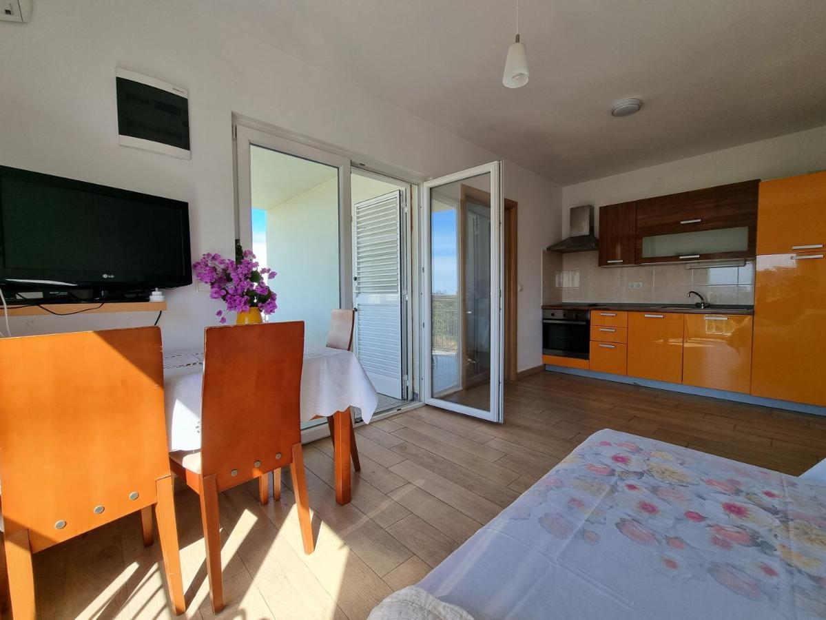 The Golden Grotto Apartments Novaglia Esterno foto
