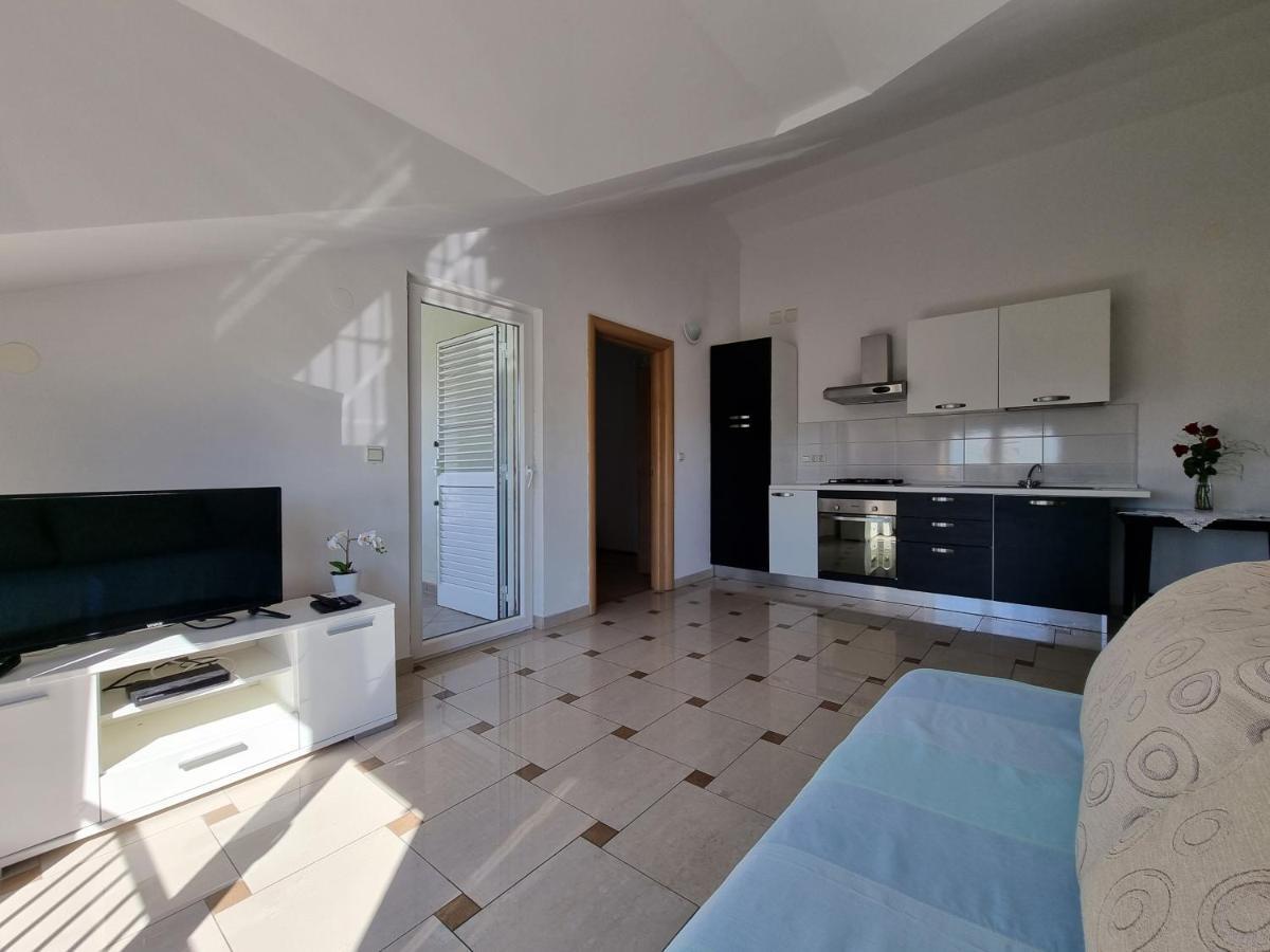 The Golden Grotto Apartments Novaglia Esterno foto