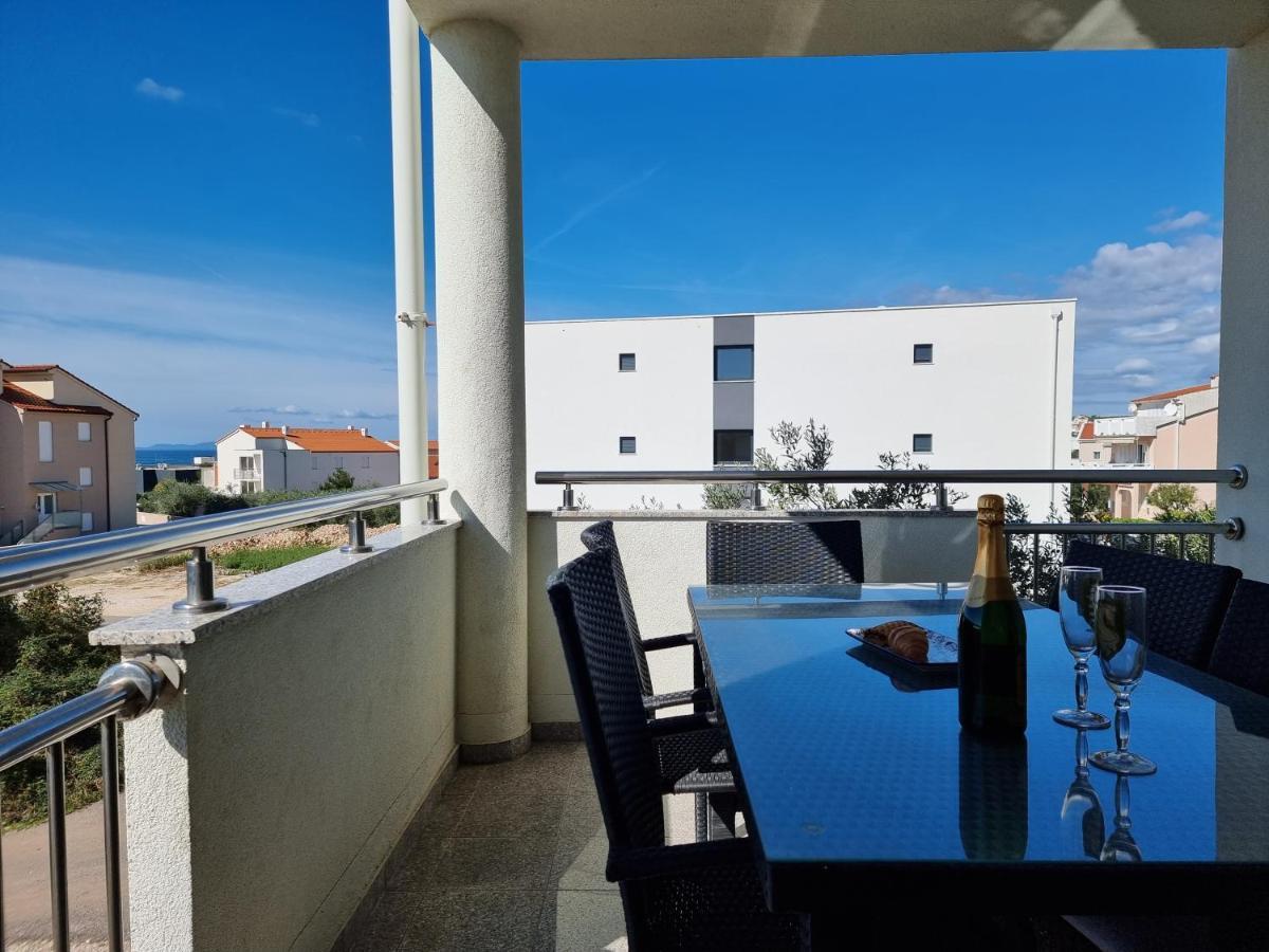 The Golden Grotto Apartments Novaglia Esterno foto
