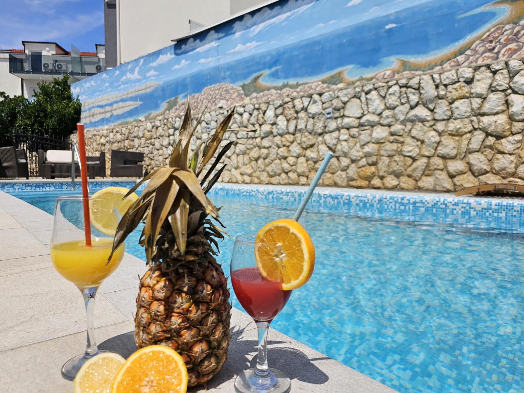 The Golden Grotto Apartments Novaglia Esterno foto