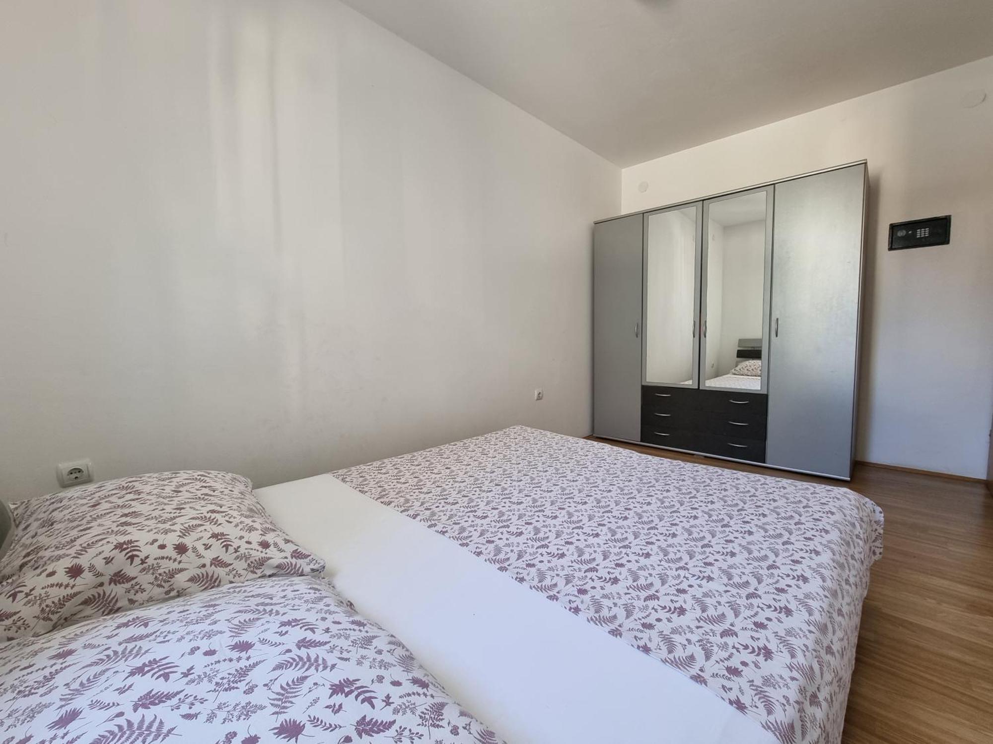 The Golden Grotto Apartments Novaglia Esterno foto